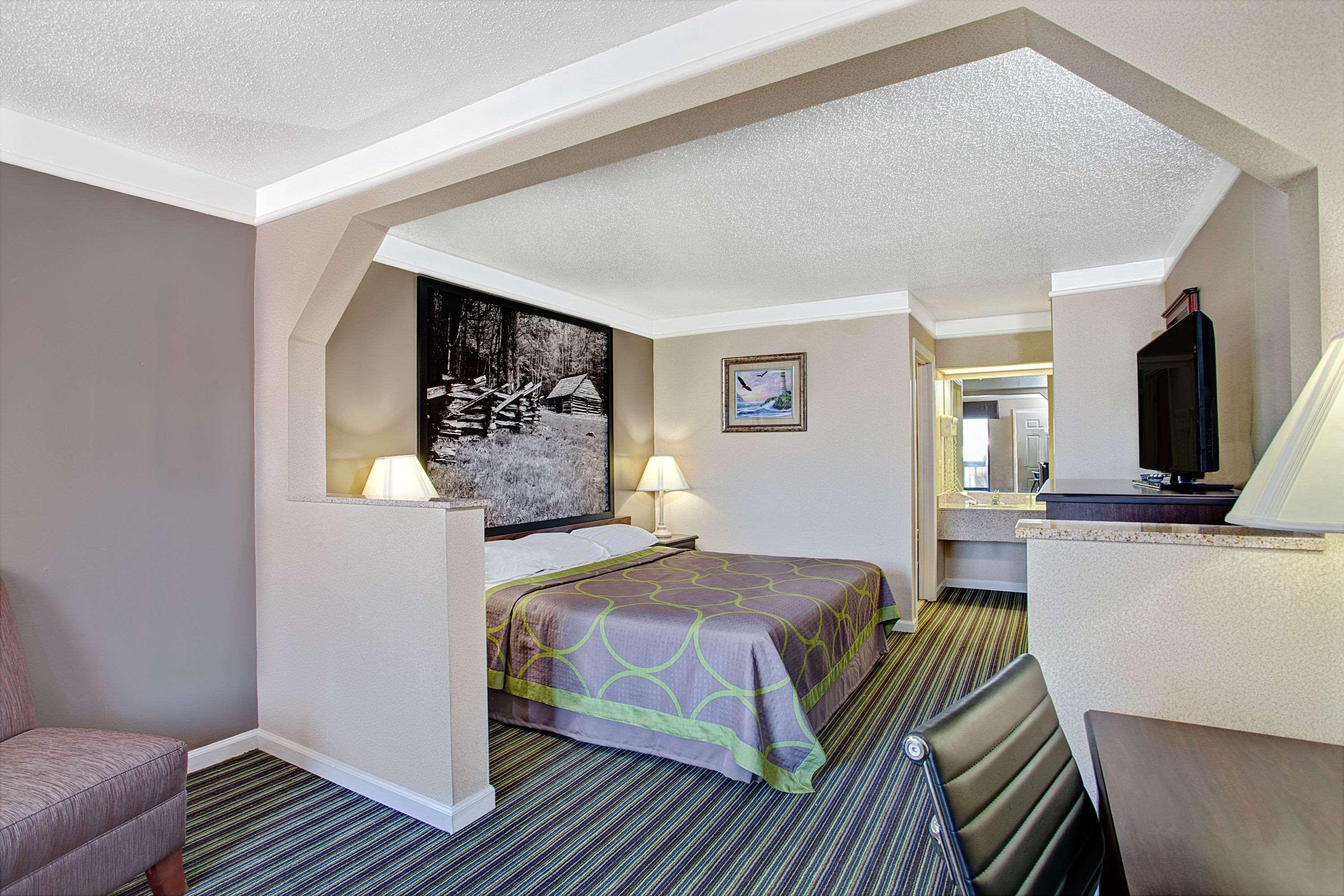 Super 8 By Wyndham Knoxville East Exteriör bild