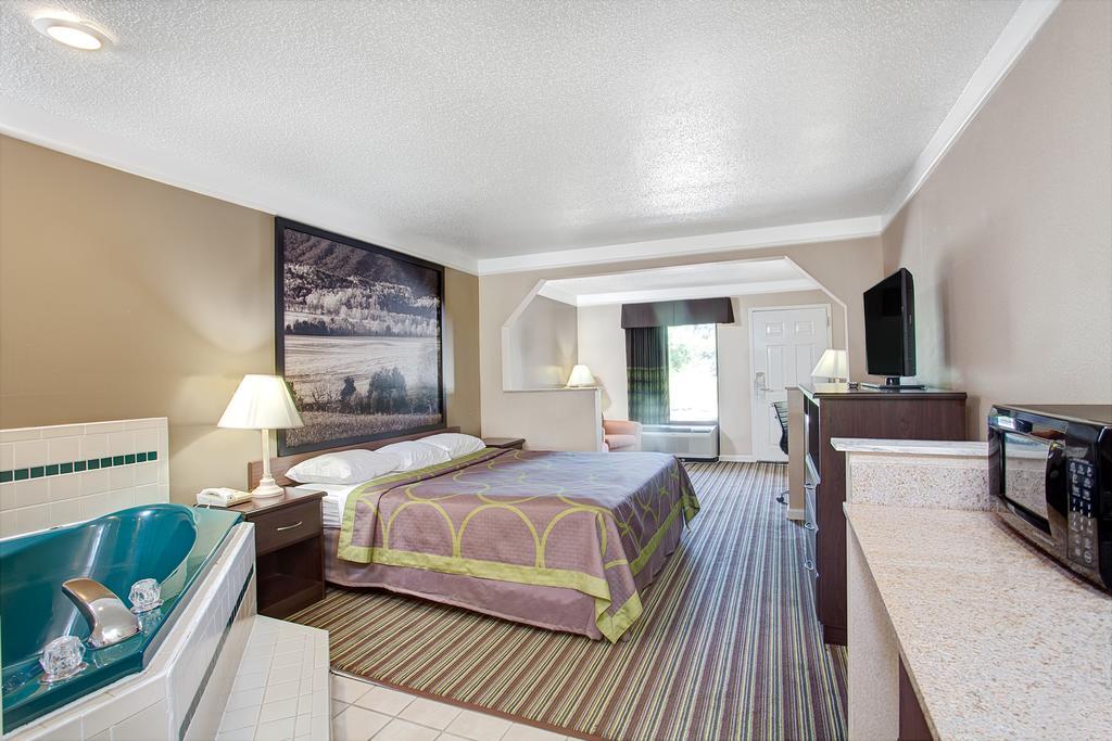 Super 8 By Wyndham Knoxville East Rum bild